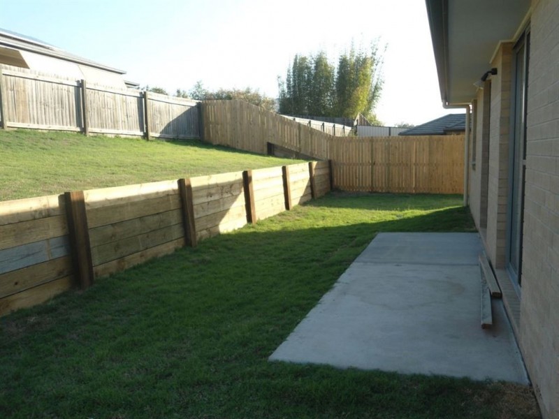 9 Presidential Avenue, Jones Hill QLD 4570