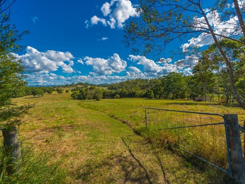 24 Arlington Road, Victory Heights QLD 4570