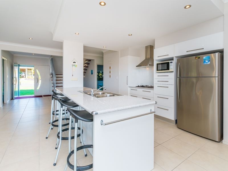 21 Tingira Close, Rainbow Beach QLD 4581