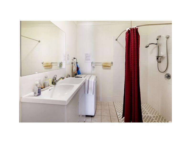 21/2-12 College Road, Southside QLD 4570