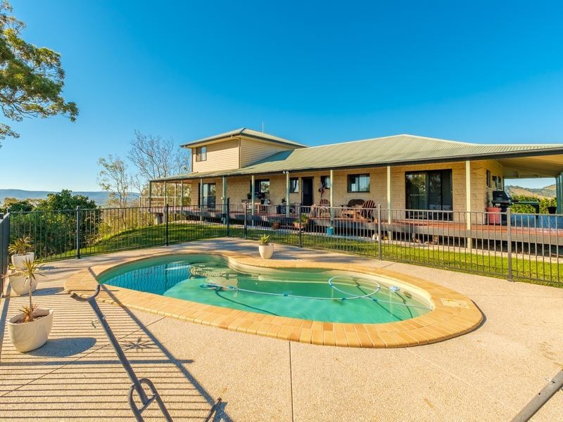 829 McIntosh Creek Road, Mcintosh Creek QLD 4570
