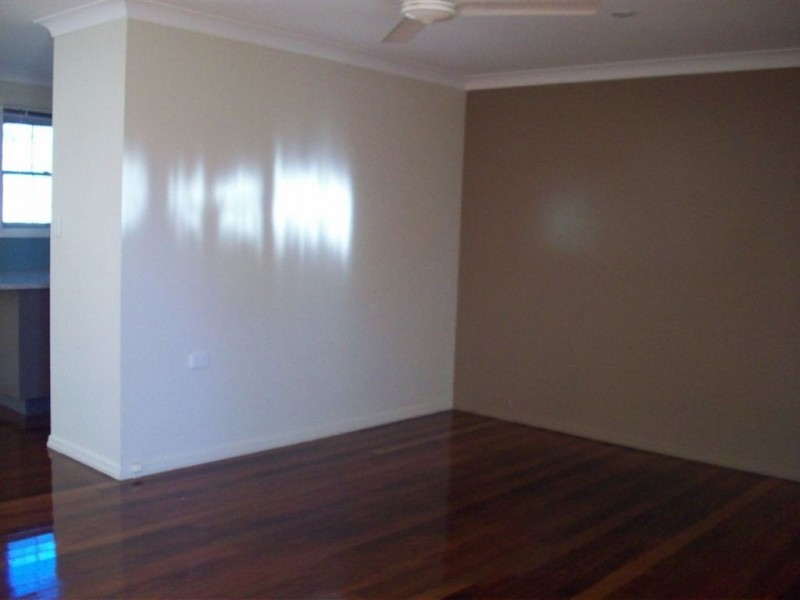 11 Justin Street, Southside QLD 4570