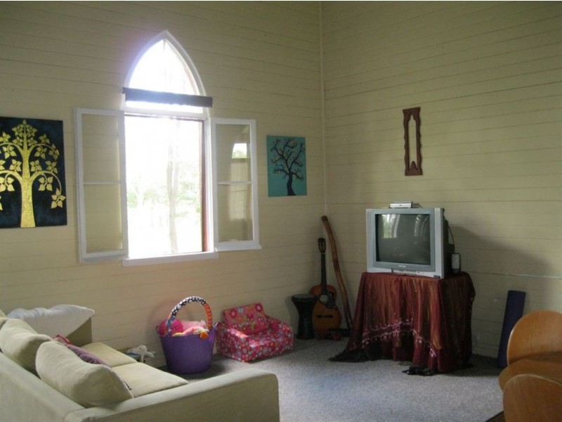 401 Broadbent Street, Glastonbury QLD 4570