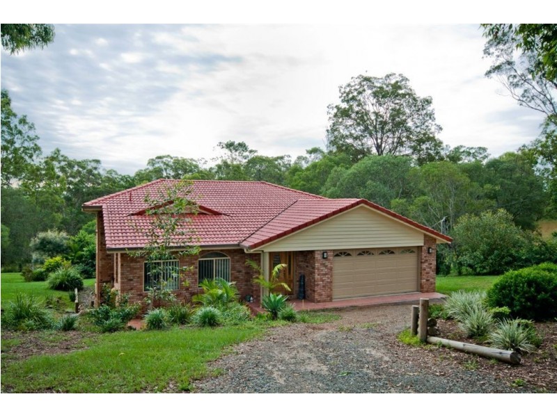 6 Lindsay Street, Southside QLD 4570