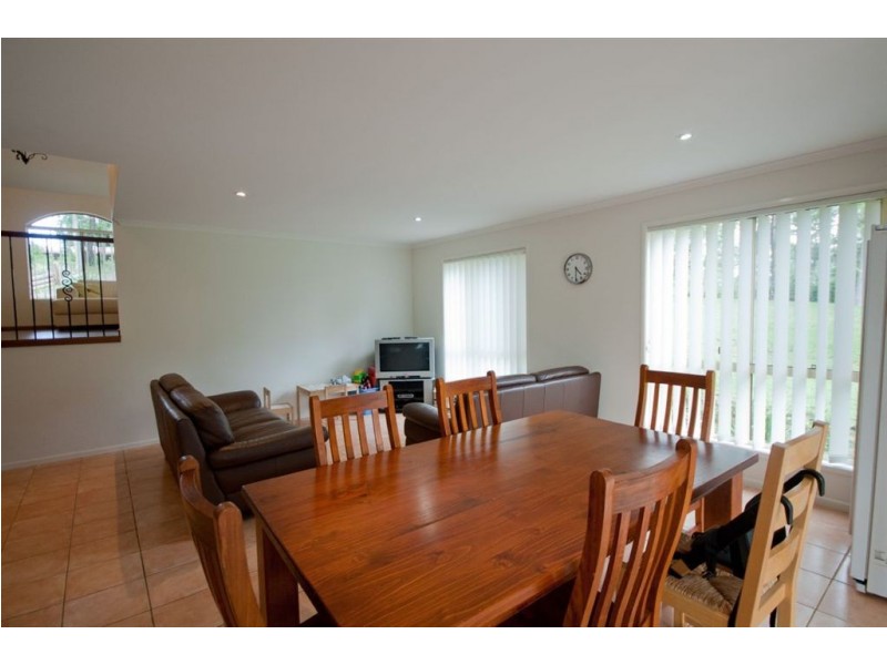 6 Lindsay Street, Southside QLD 4570