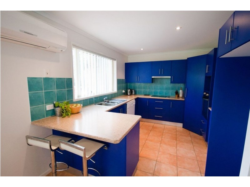 6 Lindsay Street, Southside QLD 4570