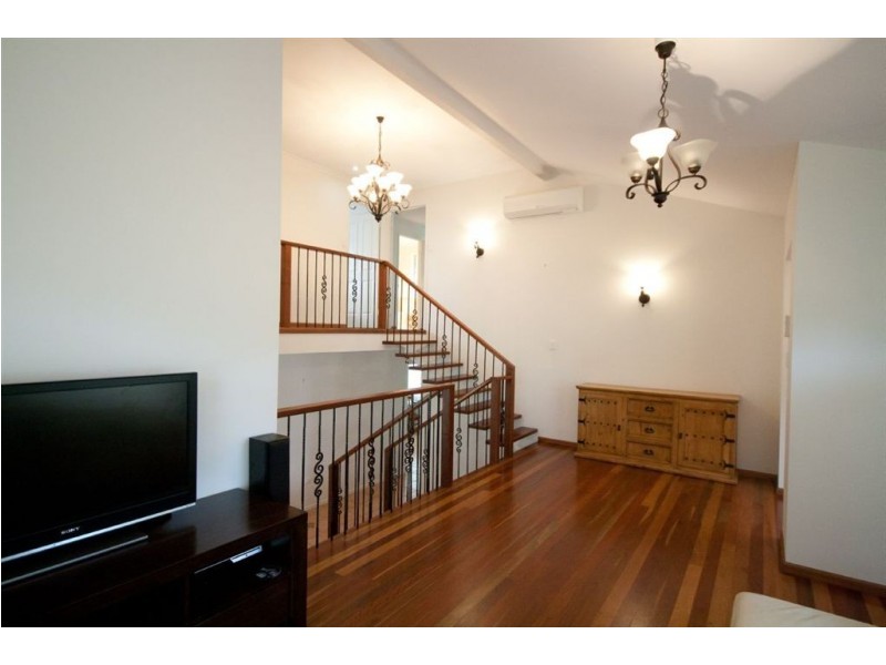 6 Lindsay Street, Southside QLD 4570