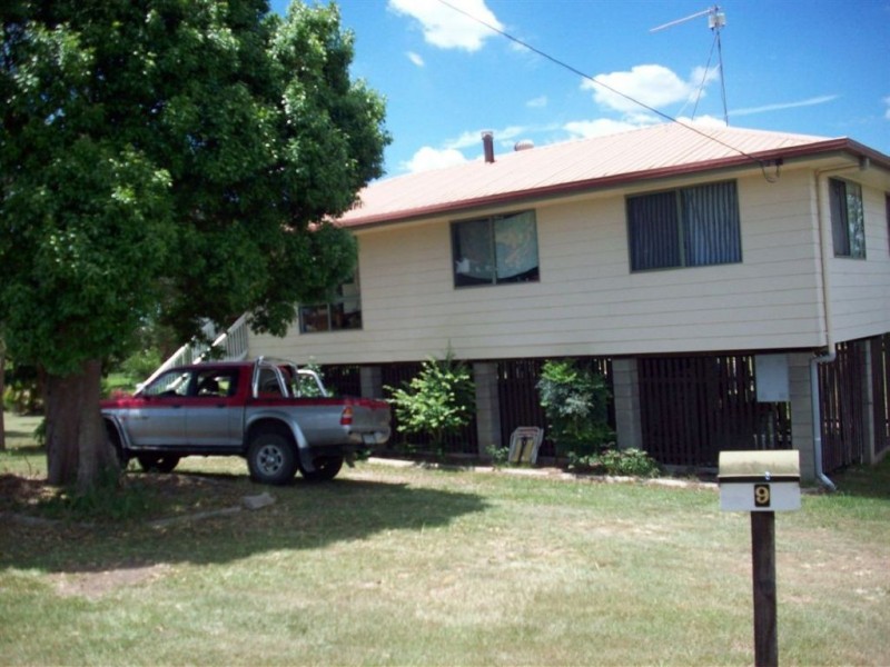 9 Katrina Court, Southside QLD 4570