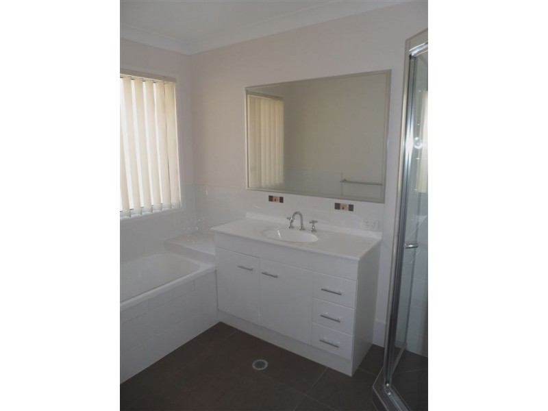 6 Premier Avenue, Jones Hill QLD 4570