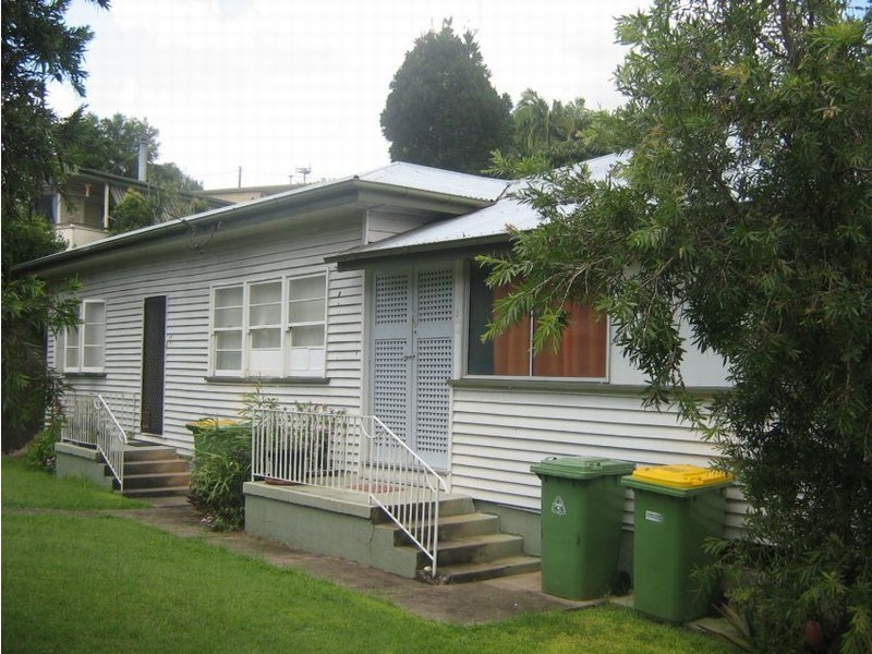 17a & 17b/17 Caledonian Hill, Gympie QLD 4570