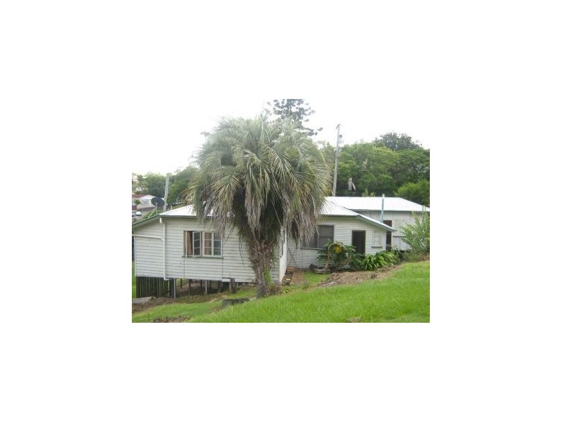 17a & 17b/17 Caledonian Hill, Gympie QLD 4570