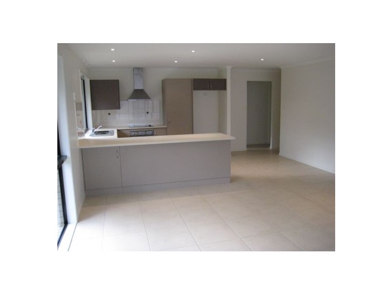 18 Jasmine Avenue, Southside QLD 4570