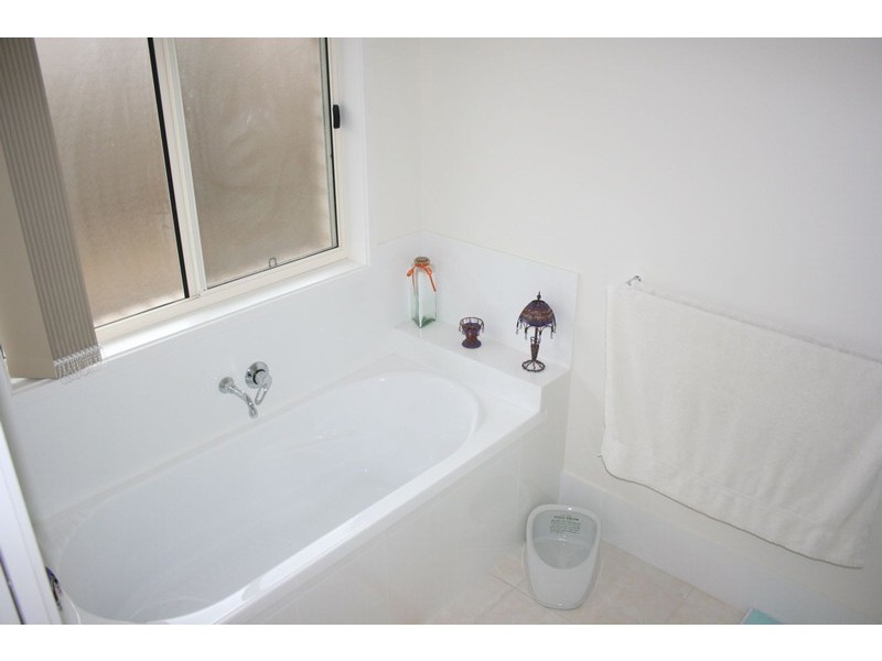 12 Directors Circuit, Jones Hill QLD 4570