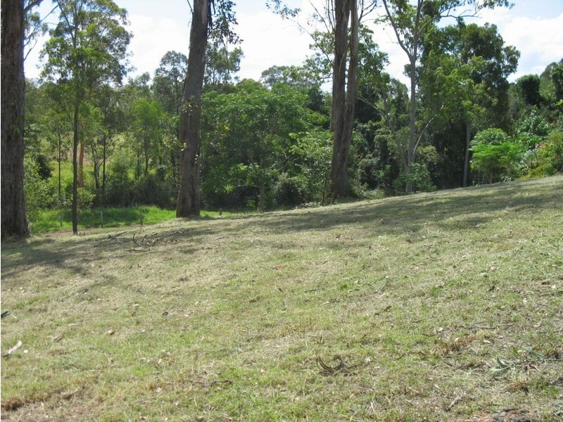 18 Piccadilly Drive, Southside QLD 4570