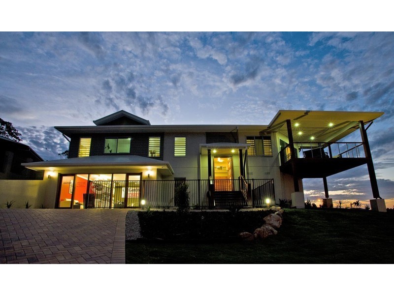 2 Pinnacle Court, Jones Hill QLD 4570