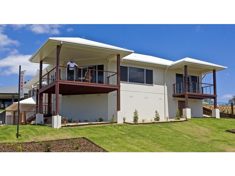 2 Pinnacle Court, Jones Hill QLD 4570