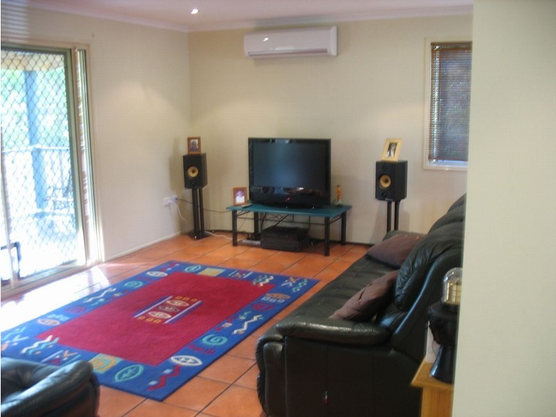 5 Melaleuca Court, Southside QLD 4570