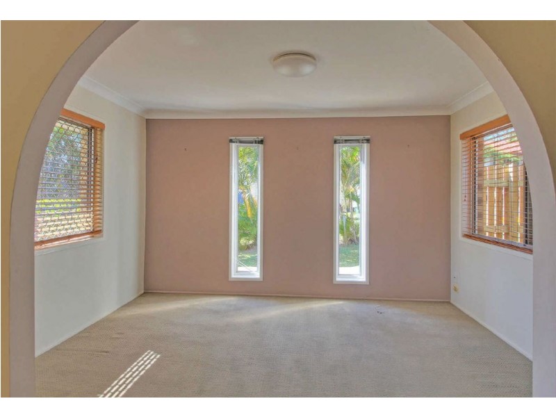 24 Tulip St, Daisy Hill QLD 4127