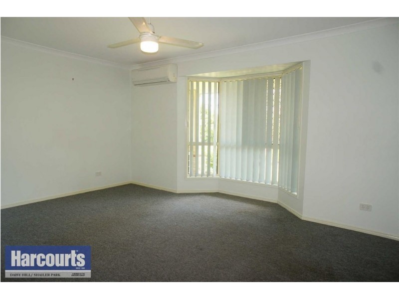 21 Fairway Drive, Meadowbrook QLD 4131