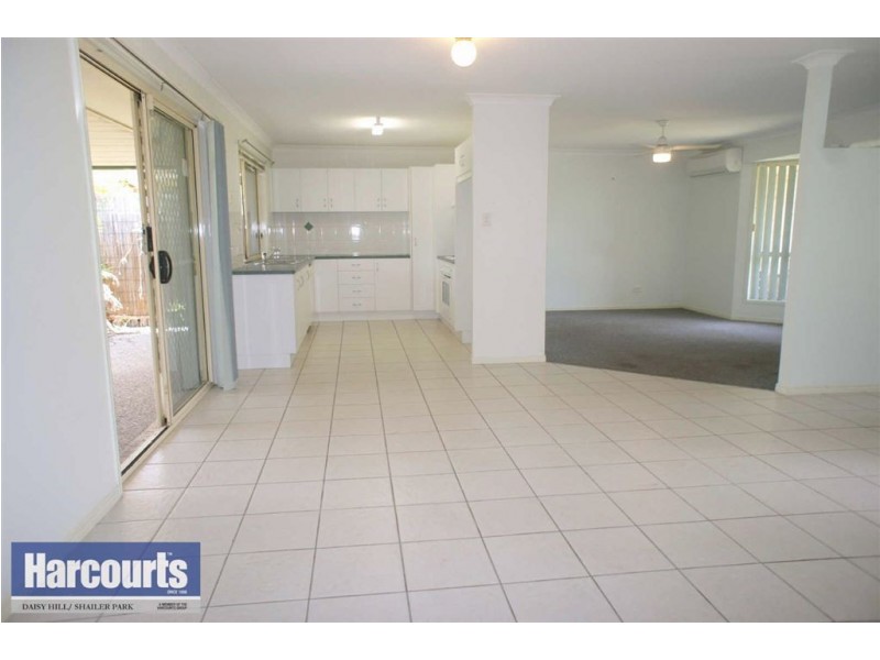 21 Fairway Drive, Meadowbrook QLD 4131