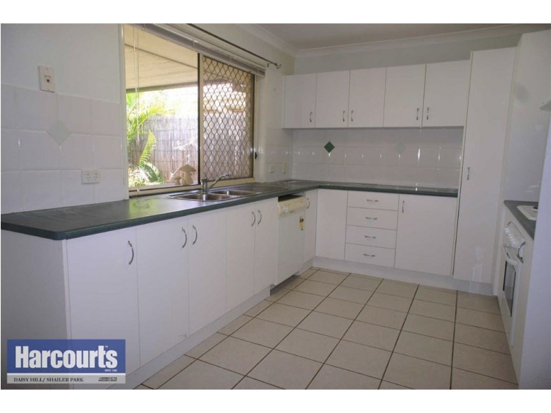 21 Fairway Drive, Meadowbrook QLD 4131