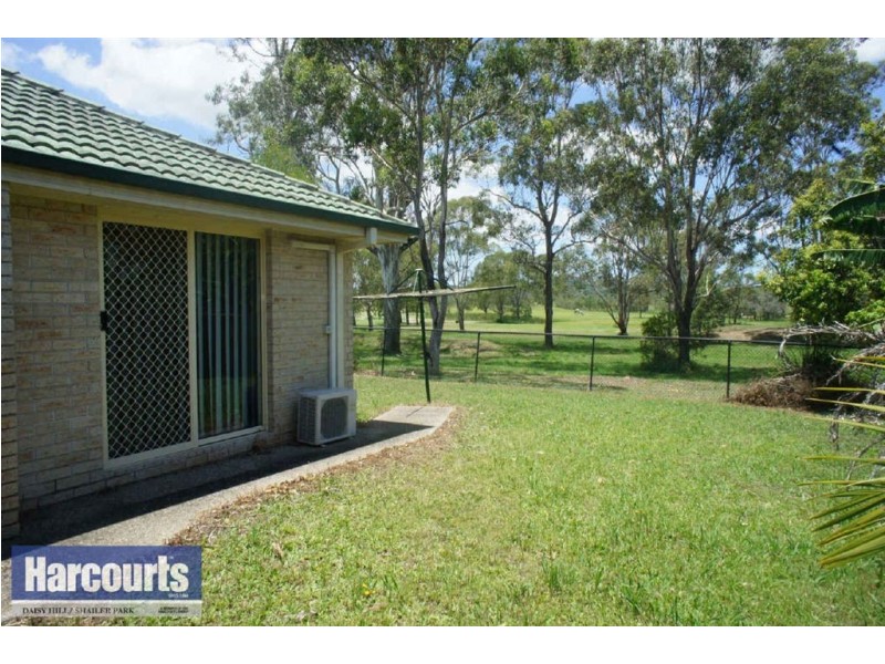 21 Fairway Drive, Meadowbrook QLD 4131