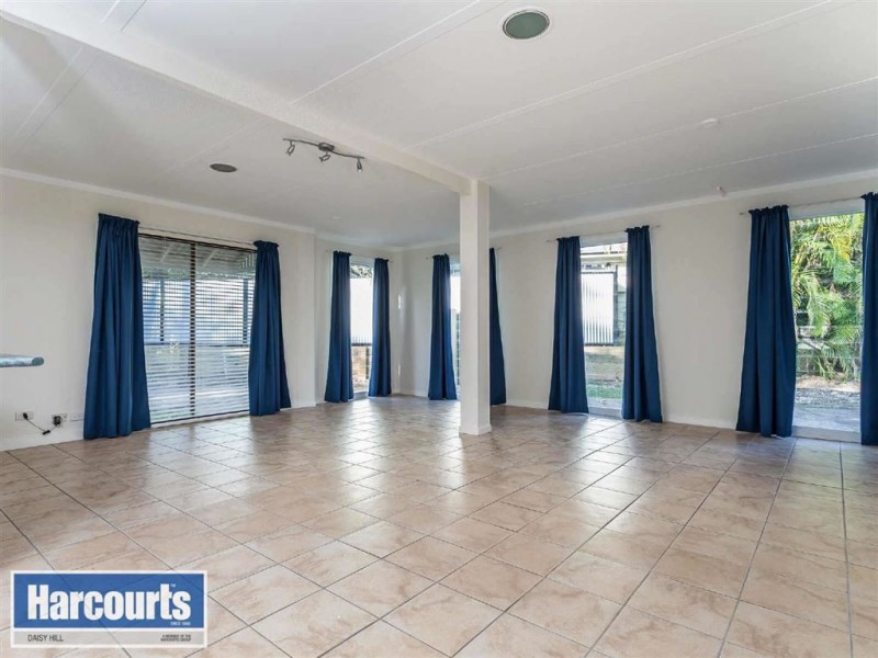 8 Forest St, Daisy Hill QLD 4127