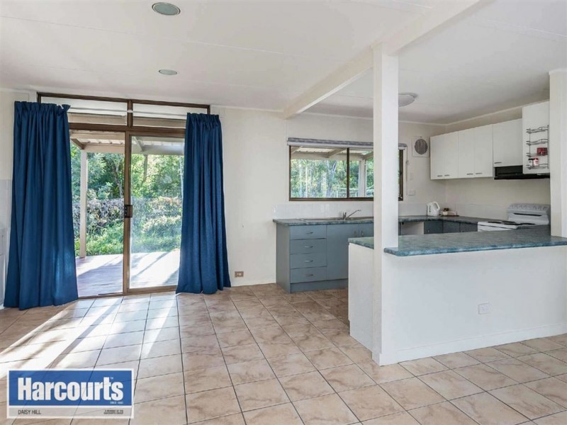 8 Forest St, Daisy Hill QLD 4127