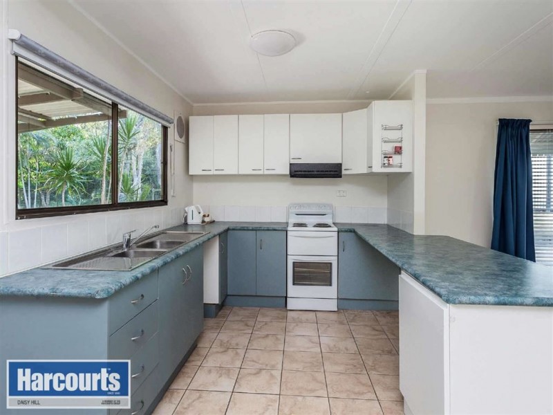 8 Forest St, Daisy Hill QLD 4127