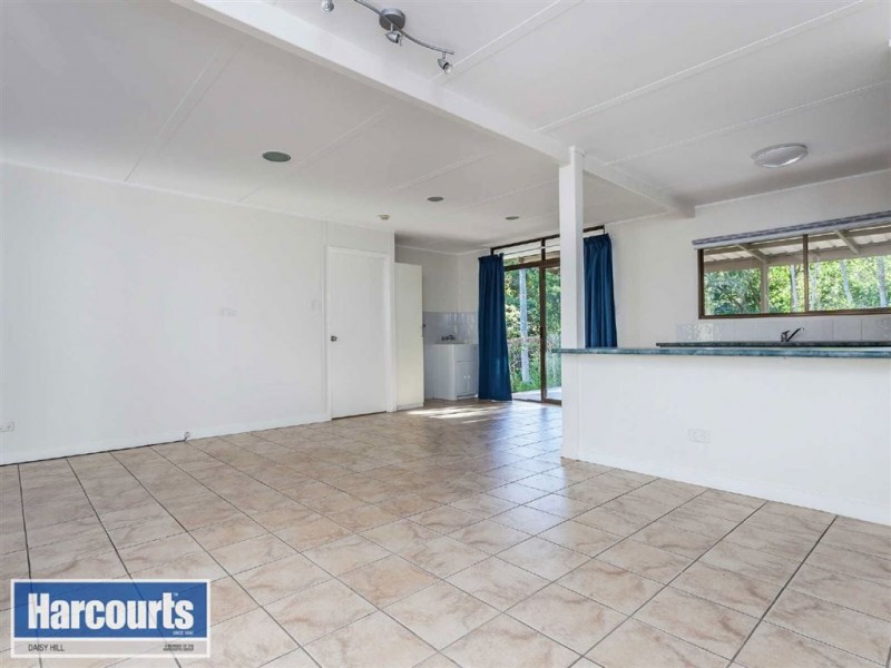 8 Forest St, Daisy Hill QLD 4127