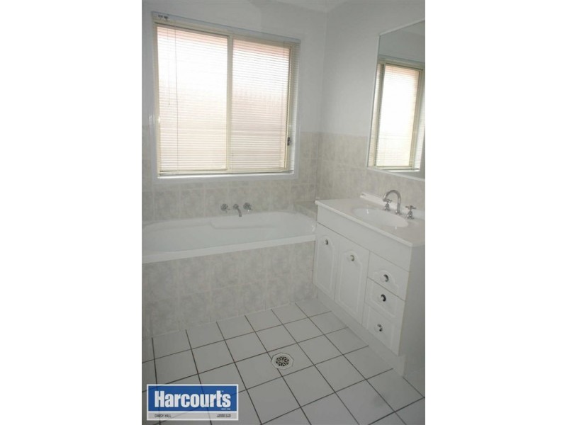 4 Fuller Ave, Meadowbrook QLD 4131