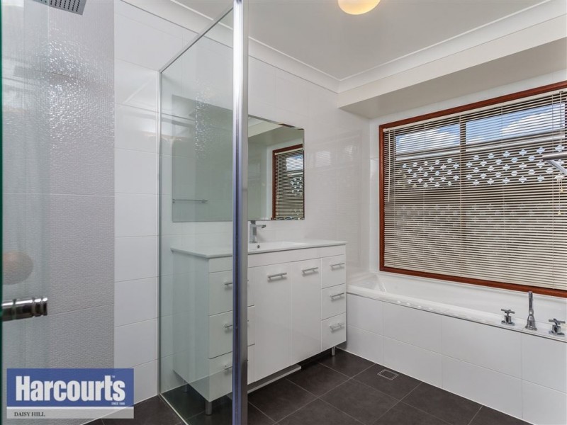 3 Emmet St, Daisy Hill QLD 4127