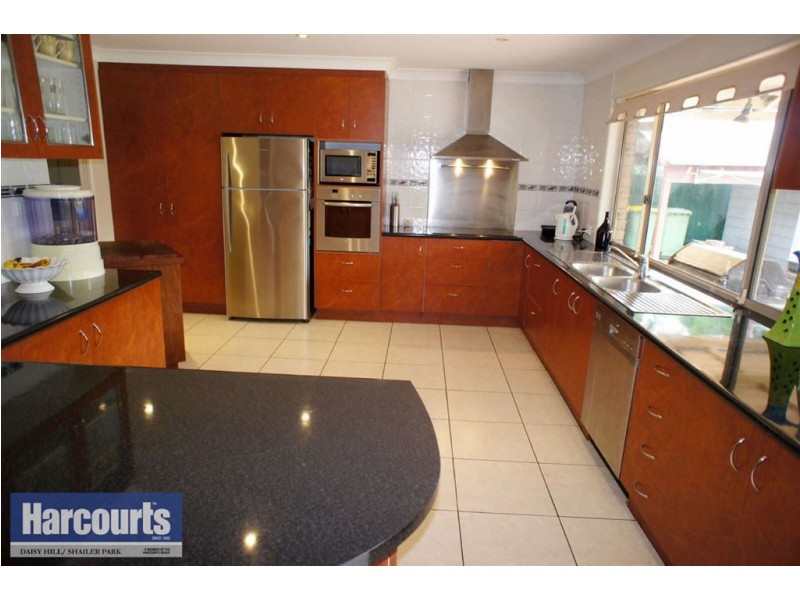 48 John Paul Dr, Daisy Hill QLD 4127