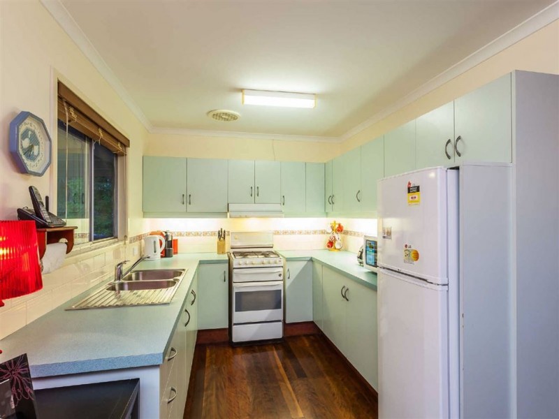 24 Coolcrest St, Daisy Hill QLD 4127