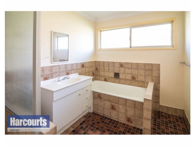4 Tingi Avenue, Tanah Merah QLD 4128