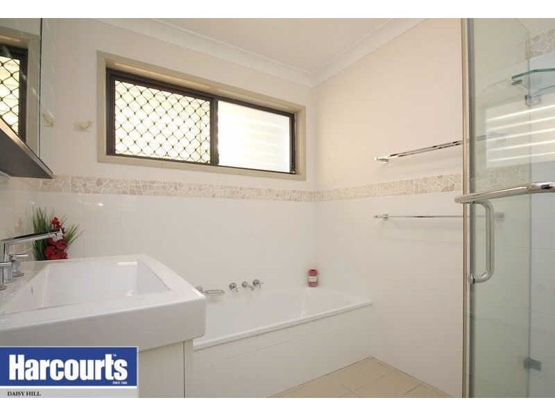 62 Jilbard Drive, Springwood QLD 4127
