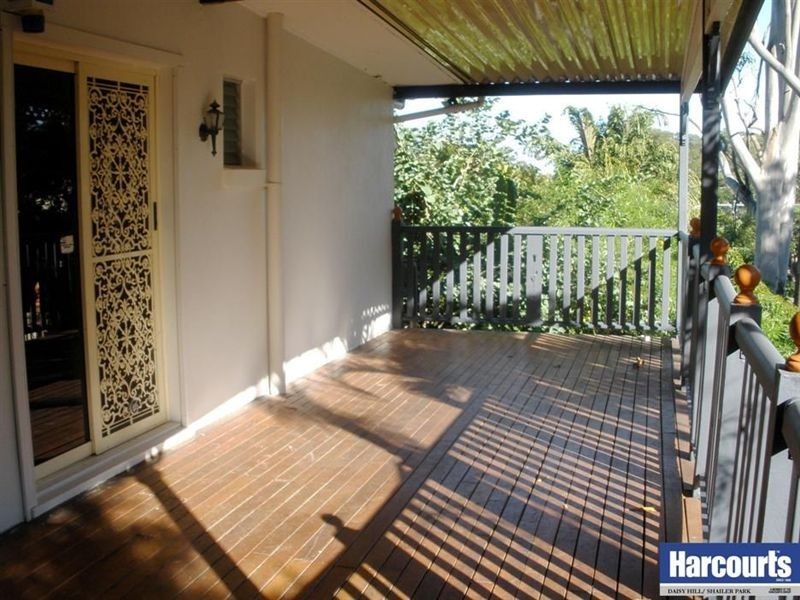 2 Mayflower Street, Daisy Hill QLD 4127