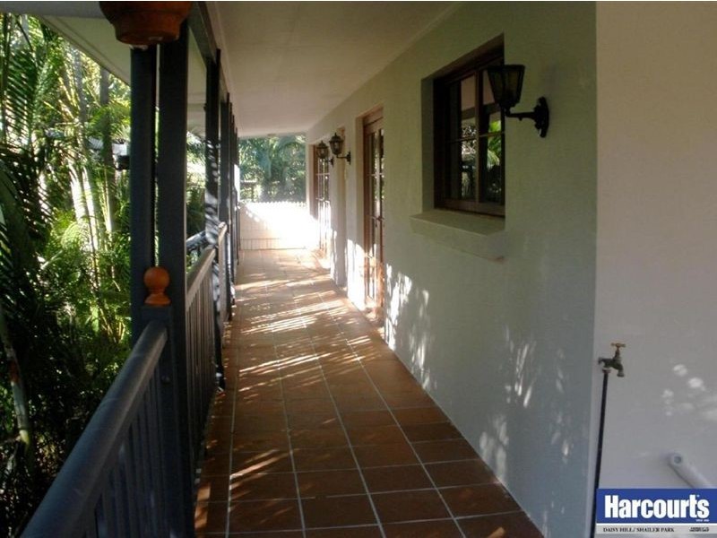 2 Mayflower Street, Daisy Hill QLD 4127