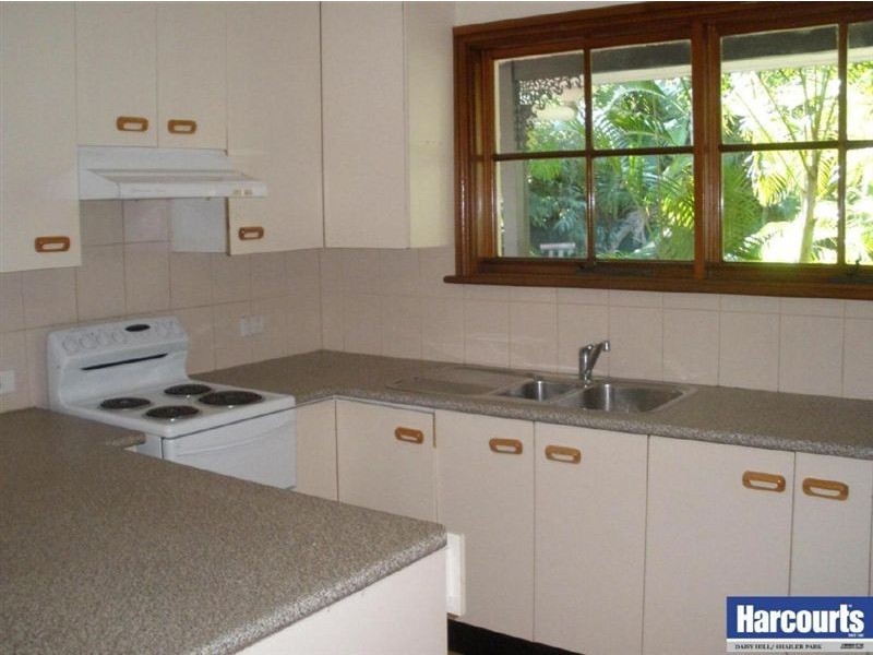 2 Mayflower Street, Daisy Hill QLD 4127