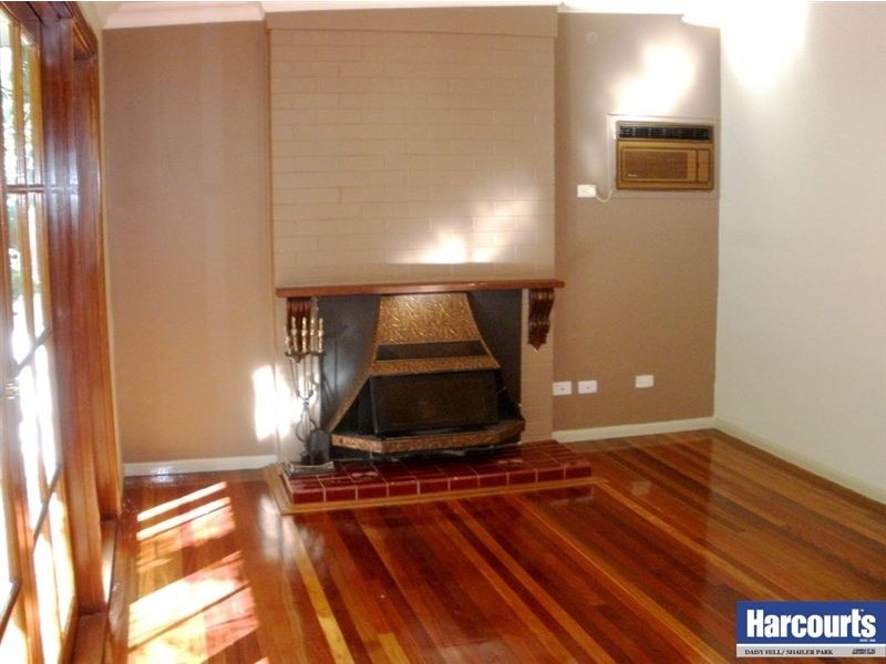 2 Mayflower Street, Daisy Hill QLD 4127