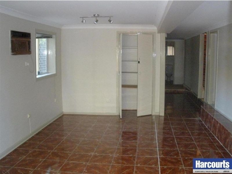 2 Mayflower Street, Daisy Hill QLD 4127