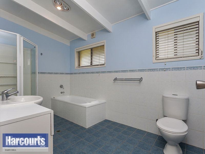 16 Lewina Street, Daisy Hill QLD 4127