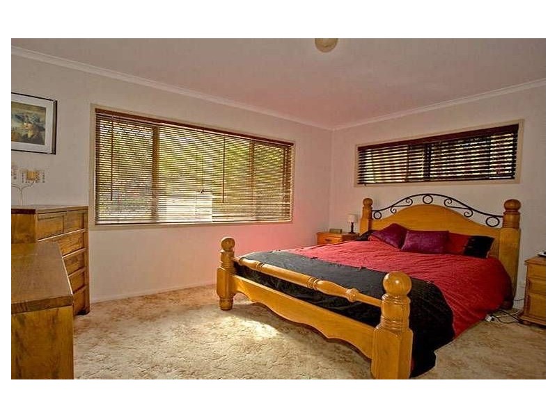 11 Sherwood Crescent, Daisy Hill QLD 4127