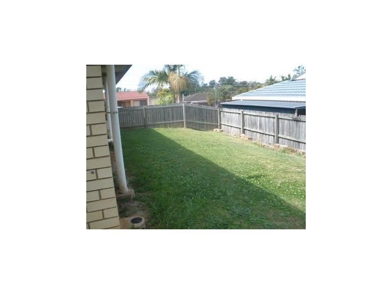 1 Springfield Cres, Daisy Hill QLD 4127