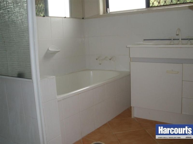 26 Oxley Circuit, Daisy Hill QLD 4127