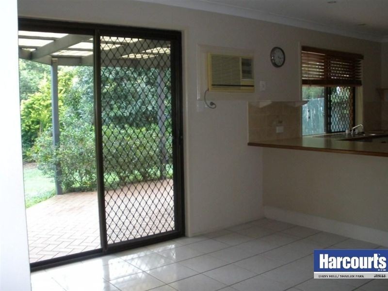 26 Oxley Circuit, Daisy Hill QLD 4127