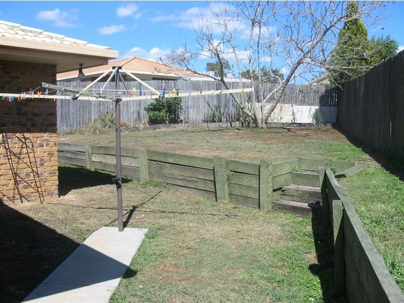 4 Lohr Court, Meadowbrook QLD 4131