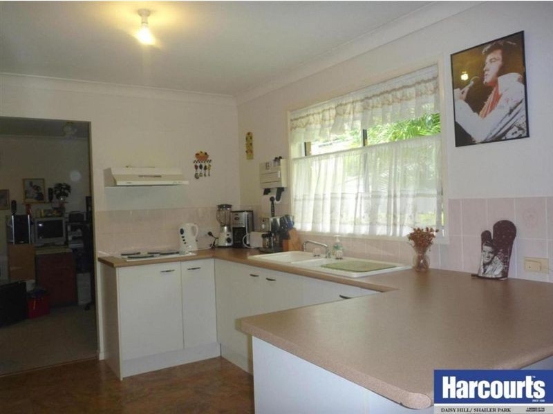 14a Conifer Street, Daisy Hill QLD 4127