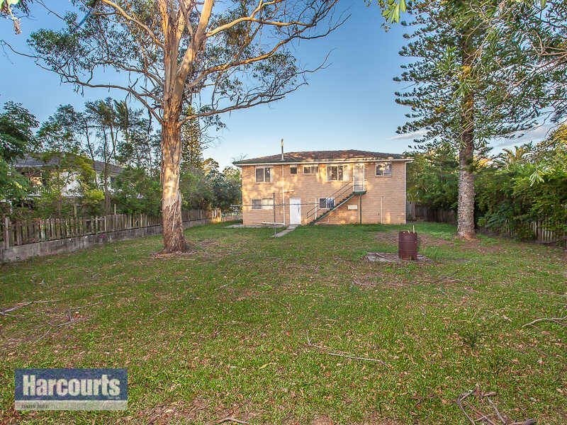 27 Conifer St, Daisy Hill QLD 4127