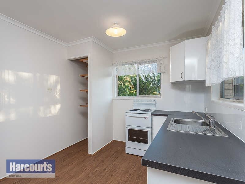 27 Conifer St, Daisy Hill QLD 4127